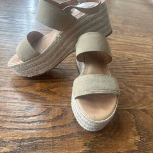 Joie Galicia Wedge